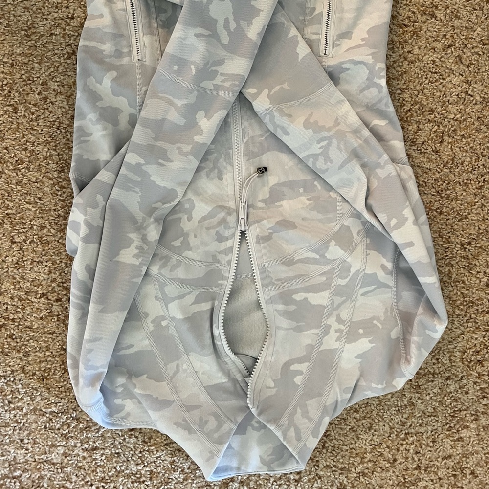 LULULEMON define jacket luxtreme